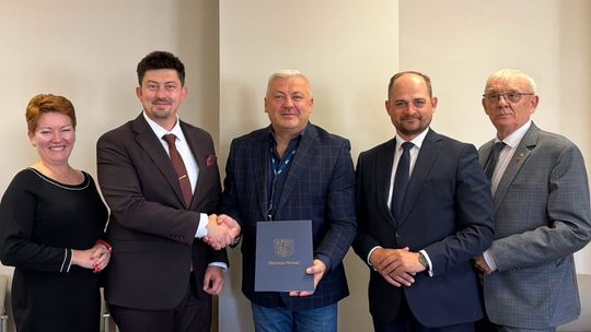 Nowy mikrobus dla SOSW w Jońcu. Powiat Płoński pozyskał dofinansowanie z PFRON