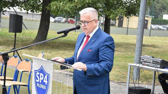 Nowy rok i nowy dyrektor. Pierwszy dzwonek w Szkole Podstawowej nr 4 w Płońsku