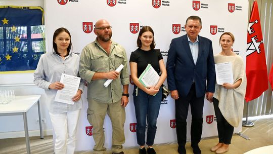 Ocalić od zapomnienia: ponad 120 unikalnych świadectw historii Płońska zyska drugie życie