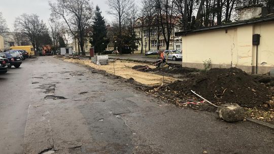 Parking musi poczekać. W pierwszej kolejności stacja transformatorowa - inwestycje w płońskim szpitalu