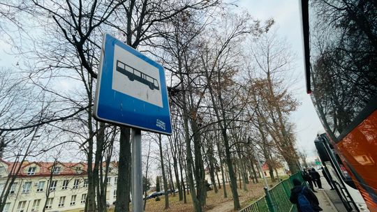 Pasażerowie proszą o zadaszenie przystanku przy ul. Sienkiewicza