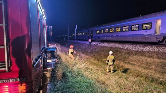 Pendolino uderzyło w łosia niedaleko Ciechanowa. Ewakuacja pasażerów