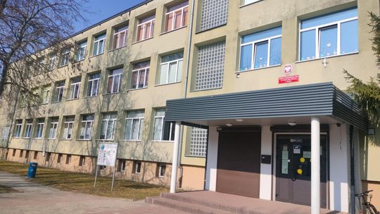 Pierwszy krok pod budowę hali sportowej przy SP4 w Płońsku zrobiony