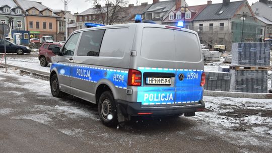 Płońscy policjanci uratowali schorowaną starszą kobietę i mężczyznę po udarze