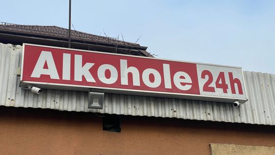 Płońsk ogranicza nocną sprzedaż alkoholu. Nowe zasady od 2026 roku