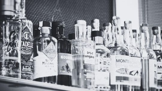 Płońsk rozważa nocną prohibicję. Ruszają konsultacje społeczne