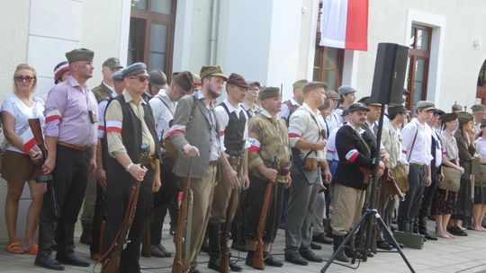 Płońsk zatrzymał się w Godzinę „W”. Mieszkańcy uczcili bohaterów Powstania Warszawskiego