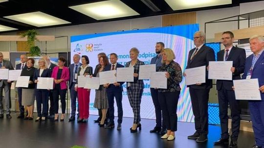 Podpisanie europejskiej karty praw równości kobiet i mężczyzn Podpisanie europejskiej karty praw równości kobiet i mężczyzn