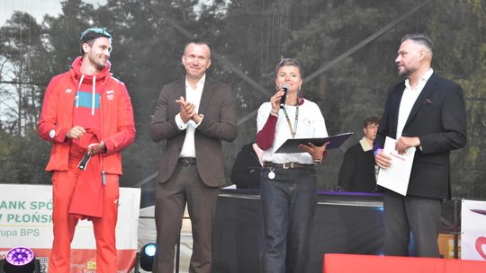 Pogoda nie pomagała, ale tłumy dotarły na Święto Gminy Załuski