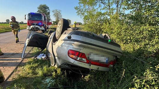 Ponad 2,8 promila, dwa sądowe zakazy i dachowanie. 33-latek usłyszał zarzuty
