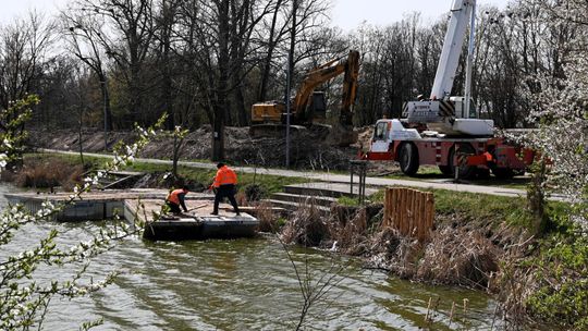 Postęp prac na Rutkach. Ruszyło odmulanie akwenu