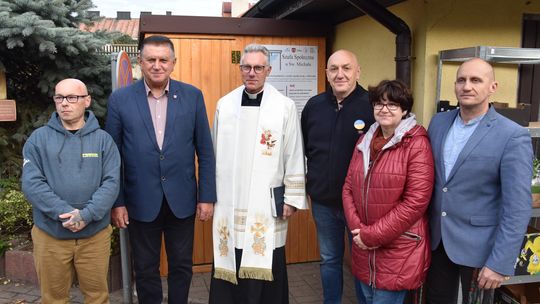 Potrzebujący nie będą głodni. W Płońsku stanęła szafa społeczna u św. Michała