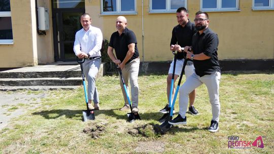 Powstanie pierwszy "orlik" w gminie Załuski. Umowa z wykonawcą już podpisana