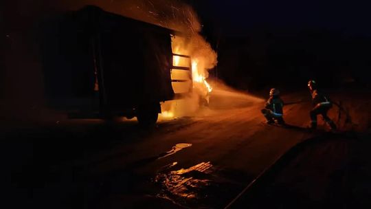 Pożar samochodu dostawczego w Gutarzewie. Czy było to podpalenie?