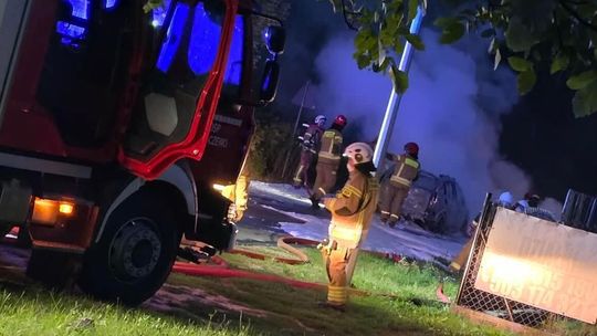 Pożar samochodu osobowego w Załuskach
