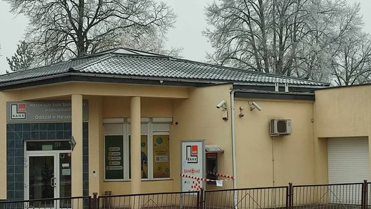 Próba włamania do bankomatu w Naruszewie. Sprawcy poszukiwani