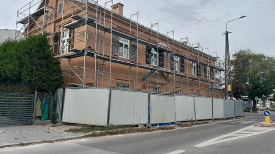 Problemy z rewitalizacją budynku przy ul. Fabrycznej w Ciechanowie. Miasto ponownie szuka wykonawcy