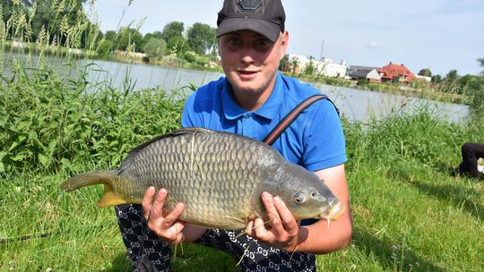 Puchar radnej dla szczęśliwca z karpiem