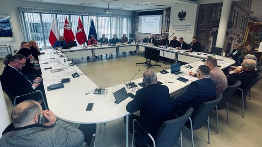 Rada Miejska podniosła pensję burmistrza Płońska Rada Miejska podniosła pensję burmistrza Płońska