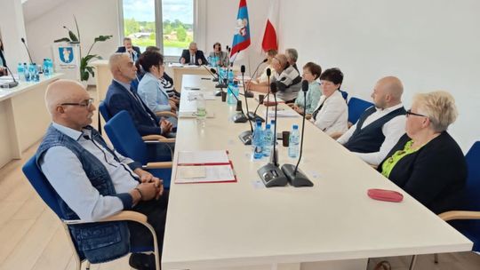Rada przeciwko mieszkańcom. Jest zgoda na sprzedaż działki z zabytkowym parkiem w Gościminie Wielkim