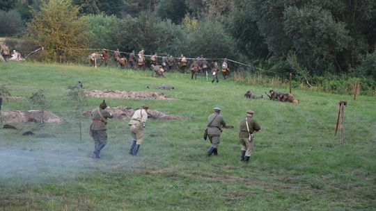 Rekonstrukcja historyczna w Borkowie dla młodych pokoleń i ku pamięci bohaterów