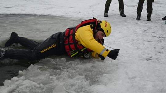 Saperzy i służby ćwiczyli nad Narwią. Symulacja zagrożenia