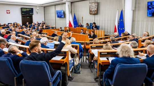 Senat za ograniczeniem telefonów w szkołach