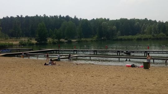 Sezon kąpielowy trwa w najlepsze. Z mikrofonem Radia Płońsk na plaży