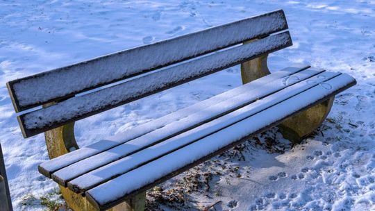 Silne mrozy. Służby w gotowości i apel o czujność mieszkańców