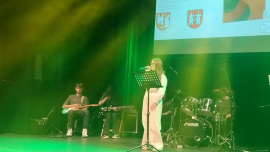 Spektakl Emocje 2:0 czyli młodzież z Zespołu Szkół nr 2 o walce z hejtem Spektakl Emocje 2:0 czyli młodzież z Zespołu Szkół nr 2 o walce z hejtem