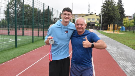Srebrny Kacper. Złoto przegrał włos