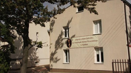 Środki unijne na poprawę dostępności szkoły w Siedlinie
