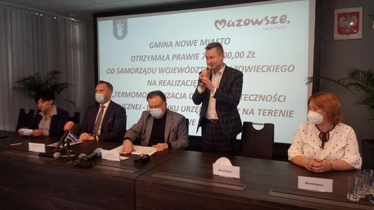 Stary gminny kopciuch będzie wymieniony na nowoczesne pompy i urządzenia grzewcze. Urząd Gminy w Nowym Mieście przejdzie termomodernizację
