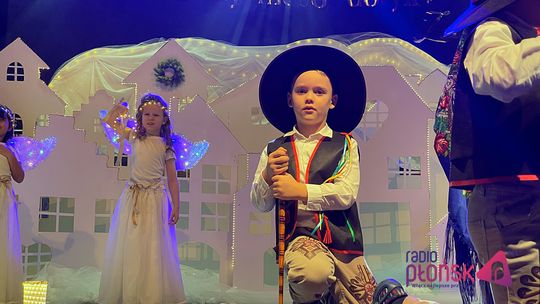 Świąteczne kolędowanie przedszkolaków z „Kangurka” w Płońsku Świąteczne kolędowanie przedszkolaków z „Kangurka” w Płońsku