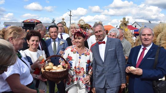 Święto rolnictwa w Płońsku. Dożynki Województwa Mazowieckiego i Diecezji Płockiej na Poświętnem