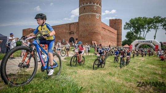 SZARŻA PELETONU: CISOWIANKA MAZOVIA MTB MARATHON W CIECHANOWIE