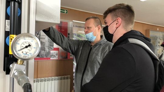 Targi pracy to nieodłączny element edukacji w szkołach branżowych. ZS1 zorganizowało spotkania z potencjalnymi pracodawcami Targi pracy to nieodłączny element edukacji w szkołach branżowych. ZS1 zorganizowało spotkania z potencjalnymi pracodawcami