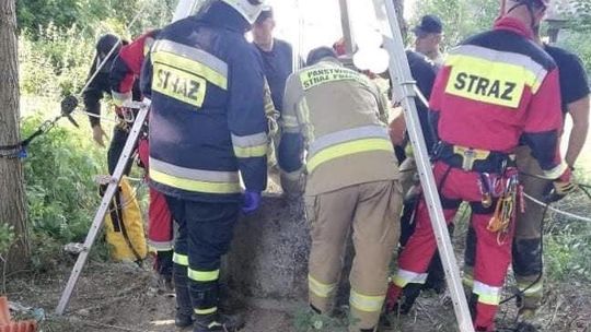 Tragedia w gminie Naruszewo. Ciało 84-latka znalezione w studni