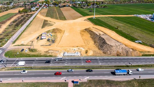 Trwają prace przy rozbudowie DK7 Czosnów-Kiełpin Trwają prace przy rozbudowie DK7 Czosnów-Kiełpin