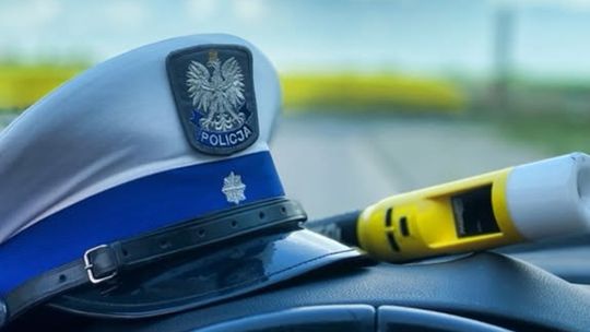 Trzy dożywotnie zakazy i cofnięte uprawnienia. Policjanci zatrzymali motocyklistę