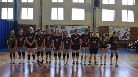 Trzy wygrane i awans płońskich siatkarek Trzy wygrane i awans płońskich siatkarek