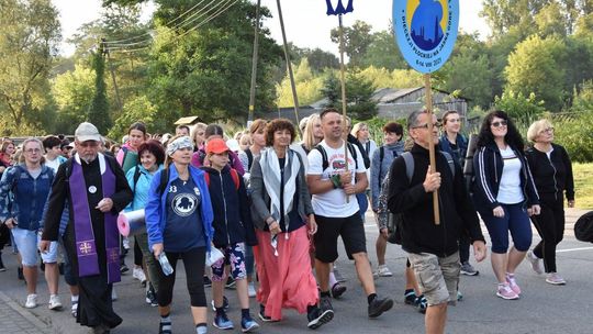 Tym razem już nie sztafeta. Piesza pielgrzyma z Płocka wraca do tradycyjnej formy