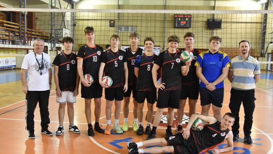 Uczniowie I LO mistrzami Płońska w siatkówce Uczniowie I LO mistrzami Płońska w siatkówce