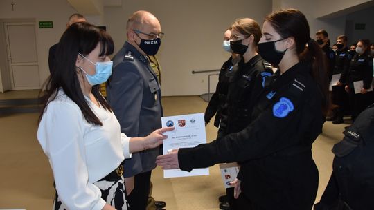Uczniowie klas mundurowych awansowani na wyższe stopnie