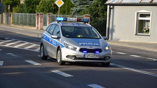 Uderzył w mercedesa i uciekł. 28-latek wpadł po pijackim rajdzie