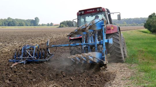 Ukradli pług i sprzedali go na złom. Wśród zatrzymanych 16-latka 