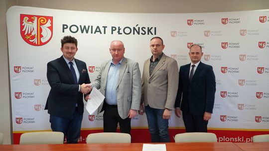 Umowy na remonty dróg powiatowych podpisane Umowy na remonty dróg powiatowych podpisane