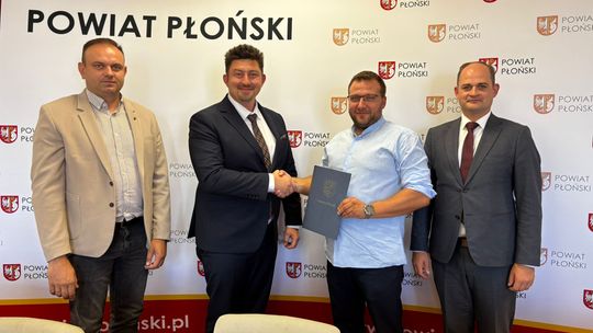 Umowy podpisane. Pięć odcinków dróg na terenie powiatu płońskiego zostanie zmodernizowanych Umowy podpisane. Pięć odcinków dróg na terenie powiatu płońskiego zostanie zmodernizowanych