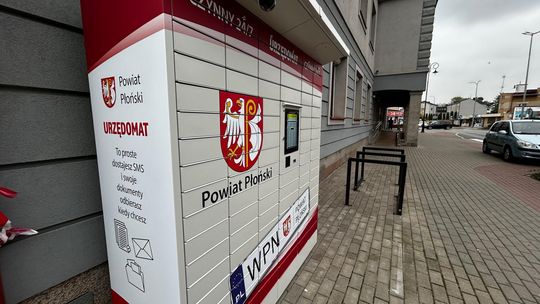 Urzędomat już stoi przed starostwem w Płońsku. Wkrótce zostanie uruchomiony