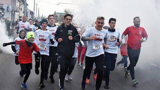 Utrudnienia dla kierowców na trasie Biegu Niepodległości w Płońsku